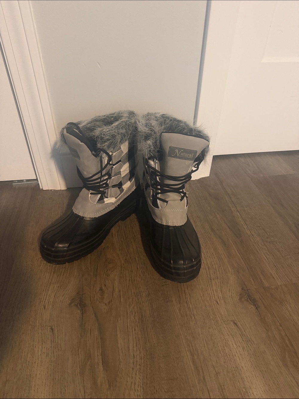 Natural Reflections Women's Gray and Black Insulated Winter Boots